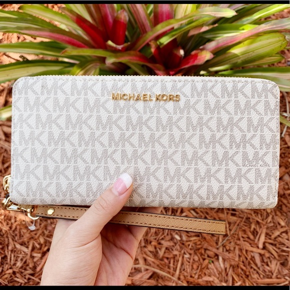 👜💕Michel Kors Large Wallet - Picture 1 of 8